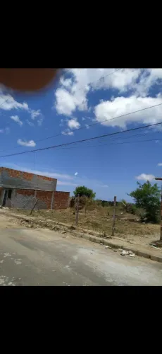 Vende-se terreno frente de rua asfaltada *97