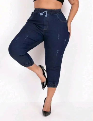 Calça jeans jogger capr cintura alta plus size