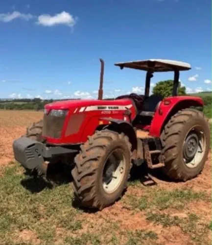 Locação de Trator de Pneu Massey Ferguso
