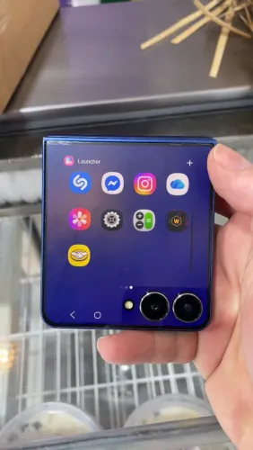 Troco ou vendo galaxy z flip 7 na garantia