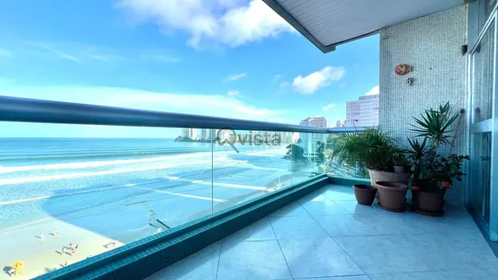 Apartamento frente mar à Venda na Pitangueiras no Guarujá | Qvista inteligência imobiliári