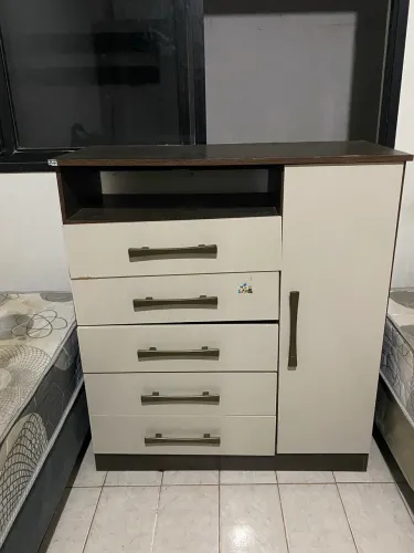 Vende se cômoda