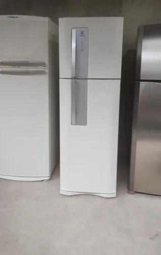VENDE-SE GELADEIRA ELECTROLUX DUPLEX FROST FREE EXCELENTE funcionando perfeitamente