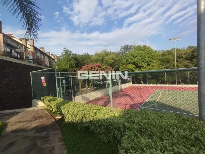 Casa em condomínio em São Leopoldo com 165 m², 3 dormitórios, sendo 1 suíte, lareira e sót
