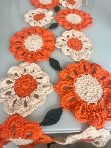 Caminho de Mesa Crochê Flores 1,80m - Novo / Nunca Usado (Artesanal)