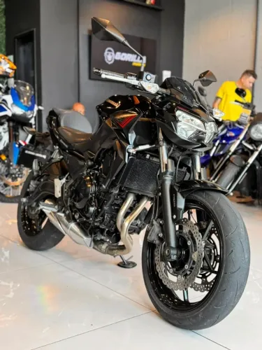 Kawasaki Z 650 2021