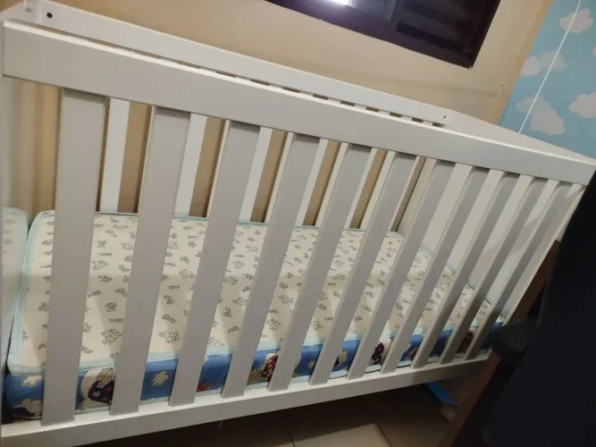 Vende-se berço semi novo 