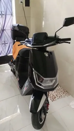 Moto elétrica bem conservada marca Duact