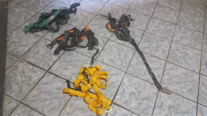 Cinto para trabalho em altura, talabarte e trava quedas