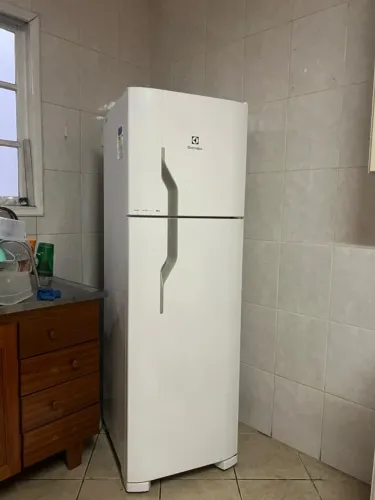 Vendo geladeira Eletrolux