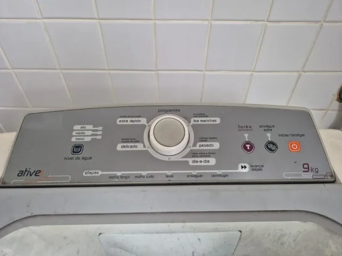 Máquina de lavar usada