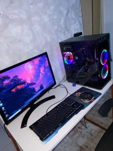 PC GAMER COM PERIFÉRICOS