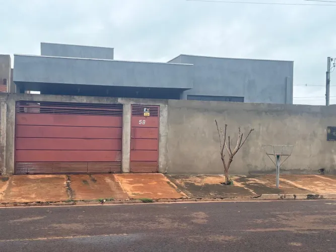 TROCA-SE CASA EM ÁREA NOBRE DE SIDROLANDIA