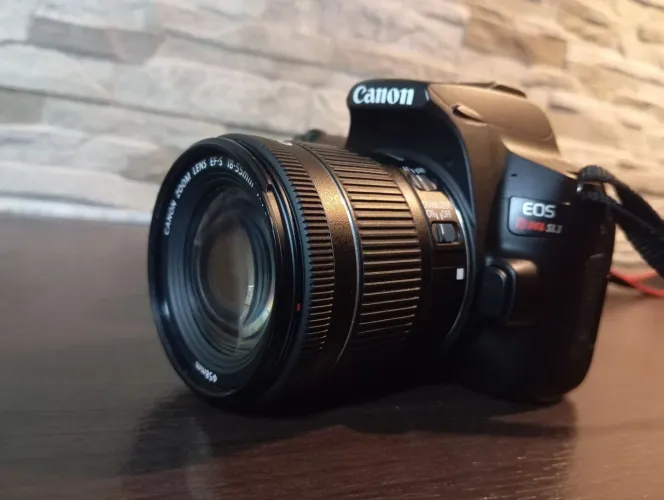 Camera EOS Sl3 (semi nova) + Lente 55mm + bateria e carregador