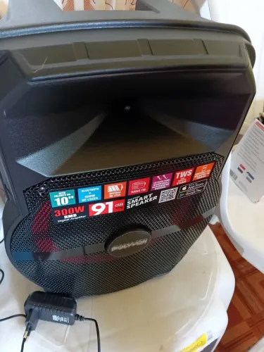 Vendo uma caixa de som .polivox 