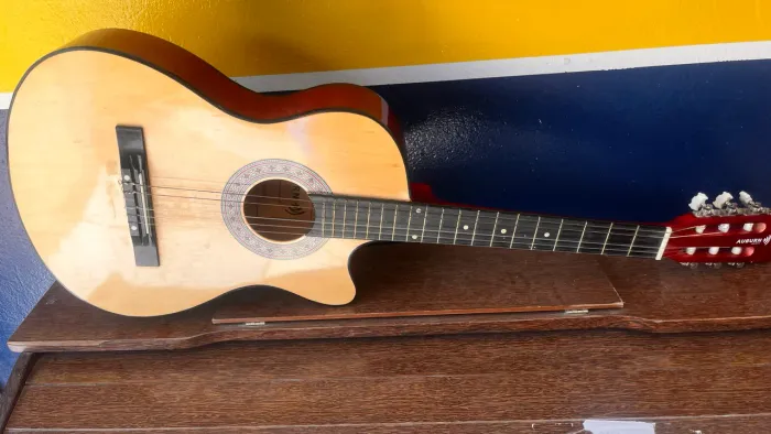 Violão Auburn