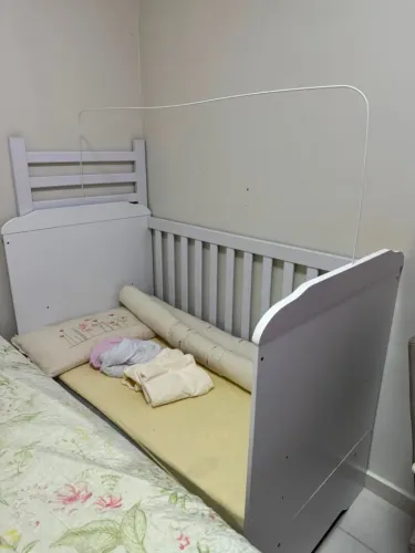 Vende-se Berço que vira cama