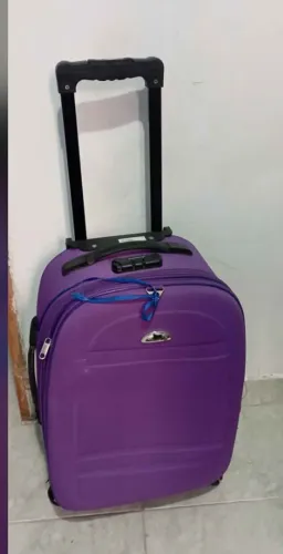 Mala de viagem roxa com rodinhas tamanho pequeno barata
