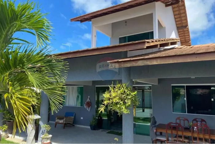 CASA À VENDA EM SERRAMBI