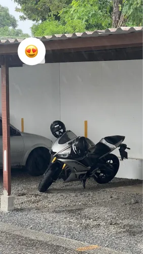 Vendo Yamaha YZF-R3 ano 2021, única dona, muito bem conservada.