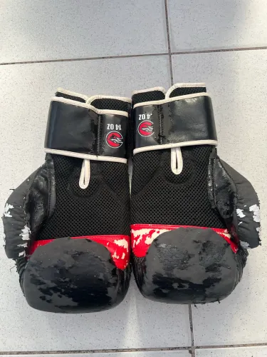 2 pares de luva de boxe semi novas