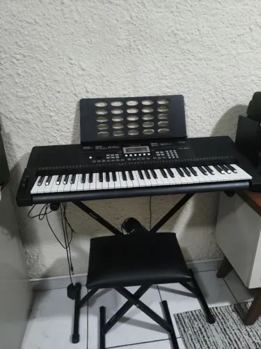 Vendo Teclado Roland Revas KB-330 61 teclas