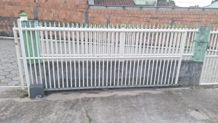 Portão de PVC branco lindo! 