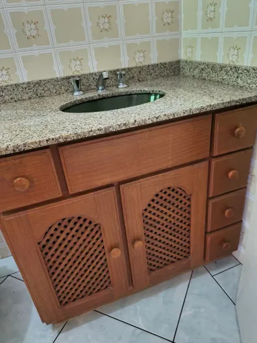 Armário de banheiro completo