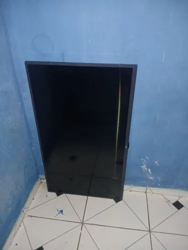 Tv LG 43 tela quebrada, retirada de peças apenas TV pouco usada
