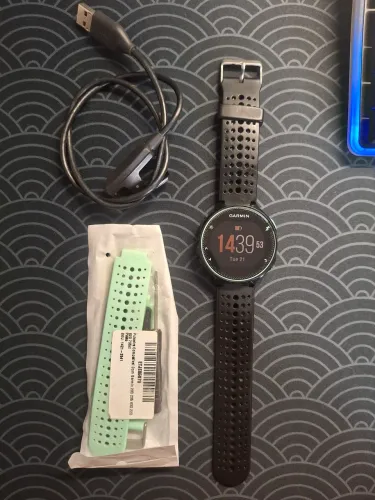 Relógio Garmin Forerunner 235 + Acessórios Extras<br>?Valor: R$ 600,00