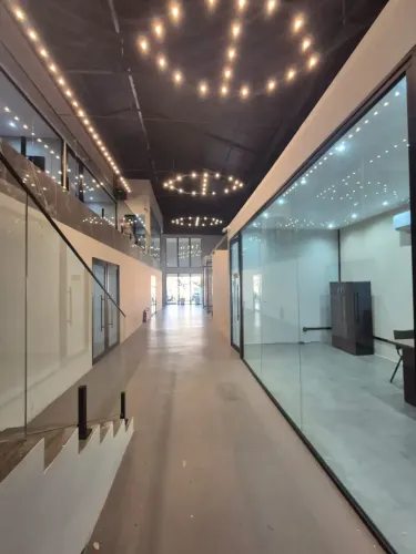 Sala comercial YK Centro Empresarial codigo: 363936