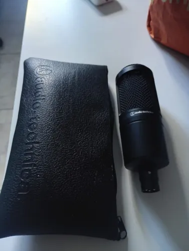 Microfone profissional para podcast