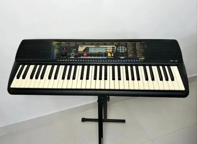 Teclado Yamaha PSR-B20 + suporte + capa + fonte (kit completo)
