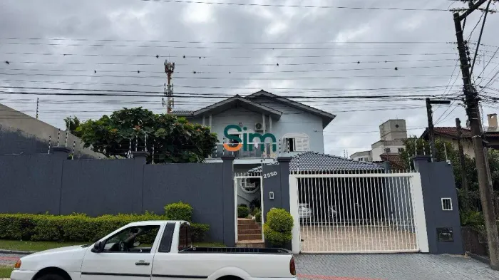 Casa residencial para venda em Chapecó/SC (Bairro Santa Maria) 4 quartos, 1 suíte, 4 vaga