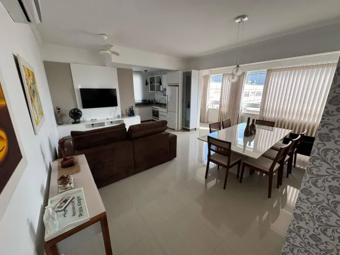Apartamento na quadra do mar a apenas 50 metros da Praia Alegre, Penha, SC, Mobiliado com 