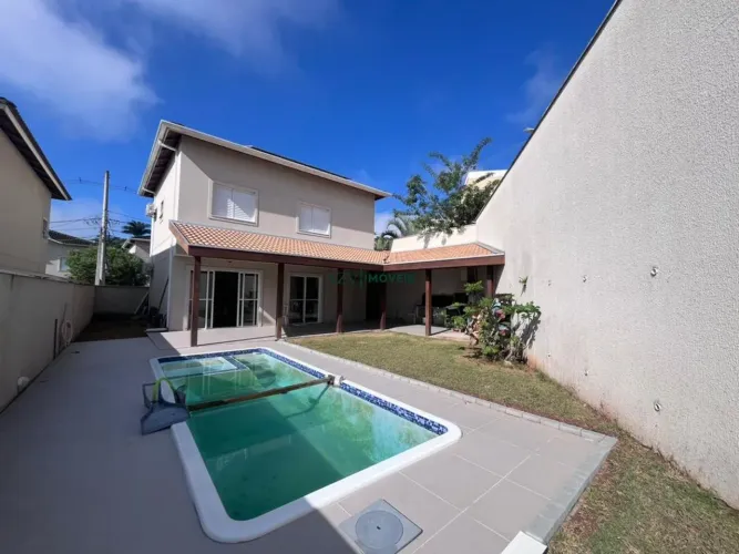 Casa à venda em condomínio no Urbanova - SJC.