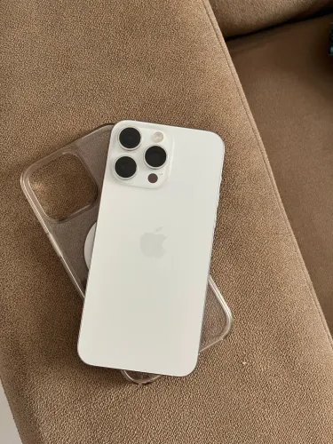 Vendo iPhone 15 pro max 256Gigas Bateria 89% com carregador capas nota fiscal 