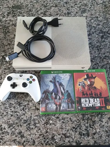 XBOX One S 1Tb com Controle Original + 2 jogos mídia física