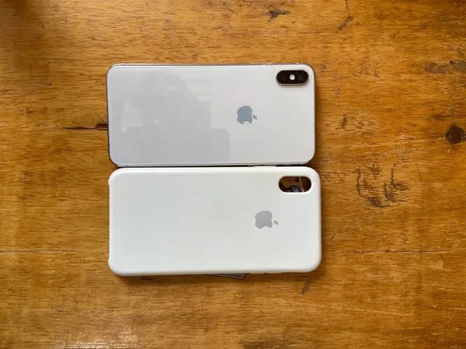 ? iPhone XS Max 256 GB - R$ 750