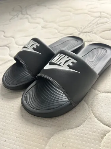 Chinelo Nike original Preto N 36