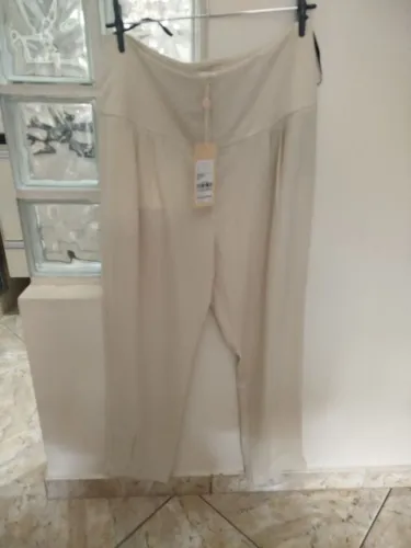 Calça feminina nova , Maria Filó