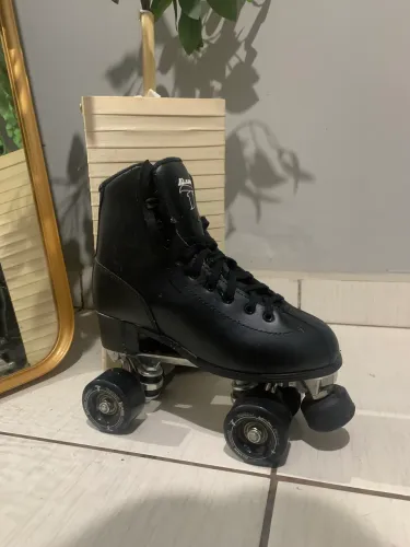 VENDE-SE PATINS QUAD