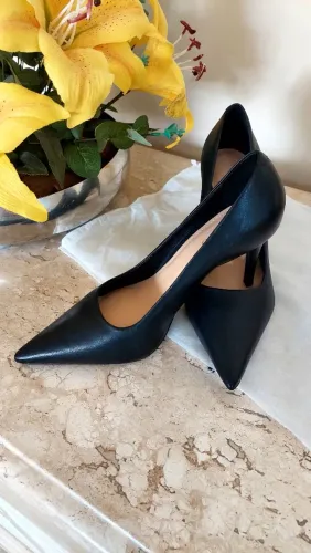Scarpin Preto Arezzo Clássico Tam. 37 - Usado Apenas Uma Vez (Oportunidade!)
