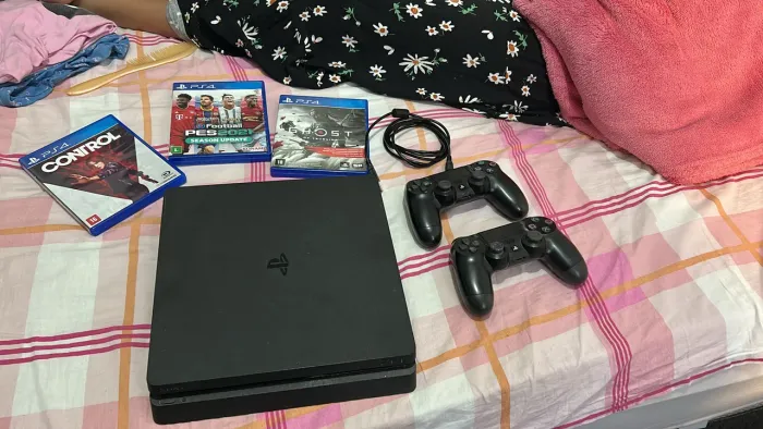 PS4 slim 500 Gb preciso vender para investimento 