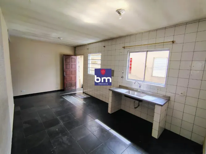 Casa para alugar em Taboão da Serra, Jardim Oliveiras, com 1 quarto, com 35 m²