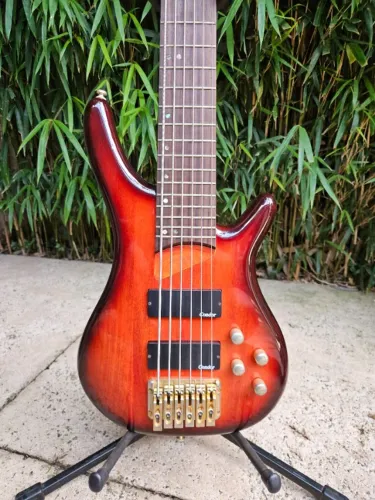 Baixo Condor BC-600