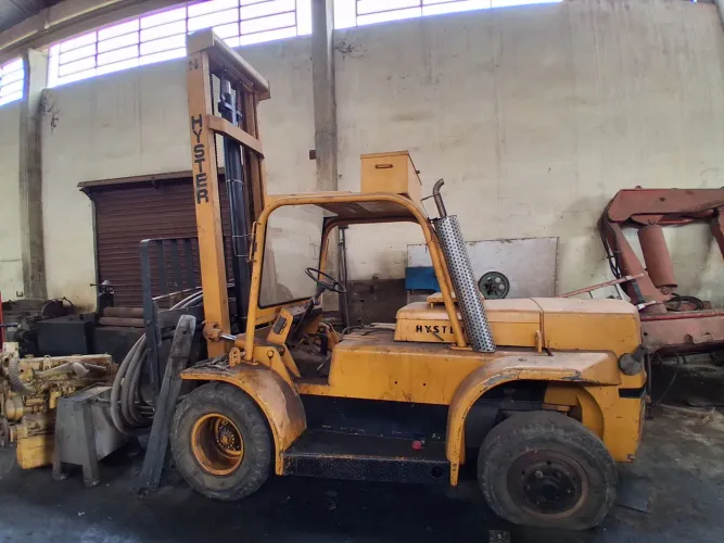 Empilhadeira hyster h150j para 7 toneladas 