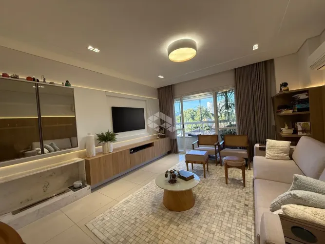 Apartamento mobiliado, no Centro, com 03 dormitórios!