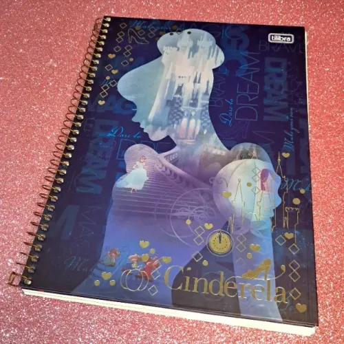 Caderno universitário Cinderela 96 fls 