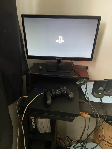 PS4 FAT EM BOM ESTADO (LEIA A LEGENDA)